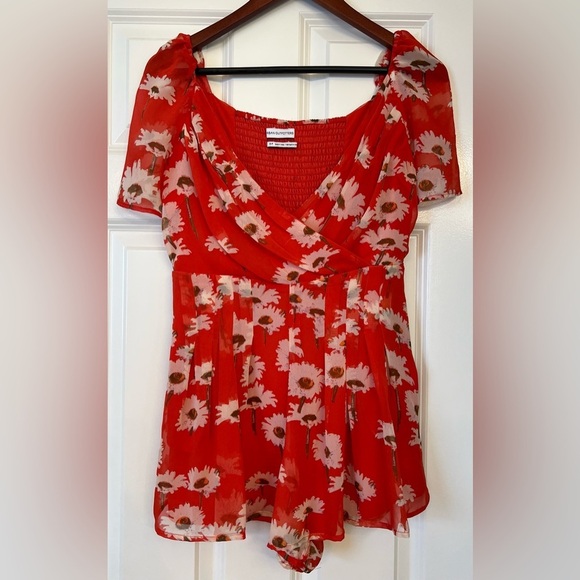 Urban Outfitters Red Floral Romper Size Small - Picture 2 of 12